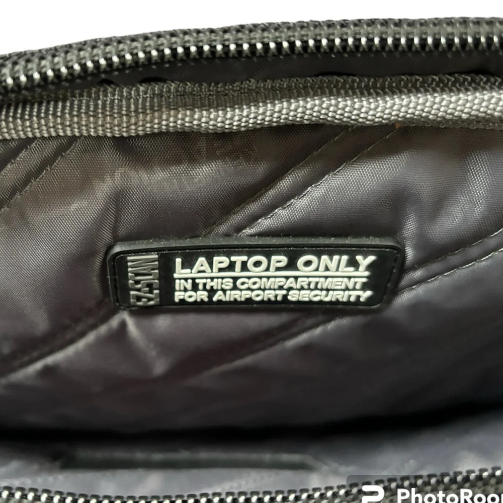 Kenneth Cole Reaction EZ-Scan Computer/Messenger‎ Bag-Checkpoint Friendly Design